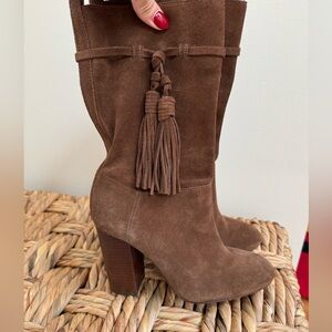 Soft suede brown heeled boots, Vince Camuto